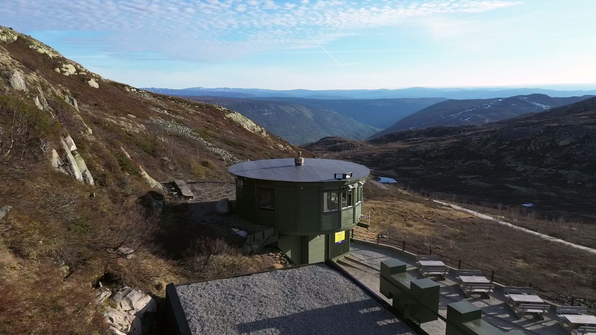 Gaustabanen — den unike NATO-bygde banen gjennom fjellet til Gaustatoppen